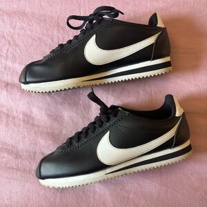 Nike Cortez B&W